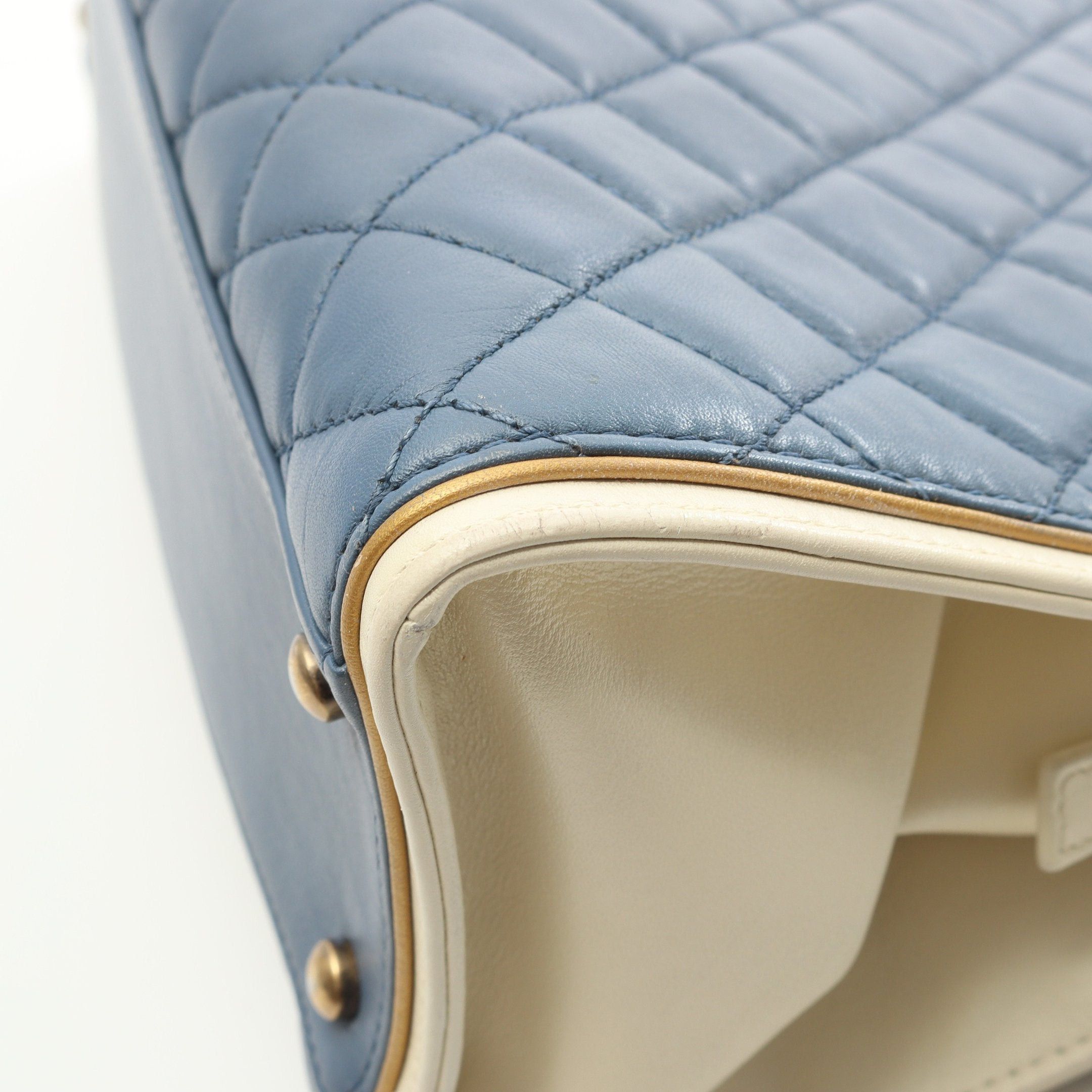 Chanel Chanel Matelasse Chain Shoulder Bag Tote Leather Blue Off White Gold Hardware Size ONE SIZE - 8 Thumbnail
