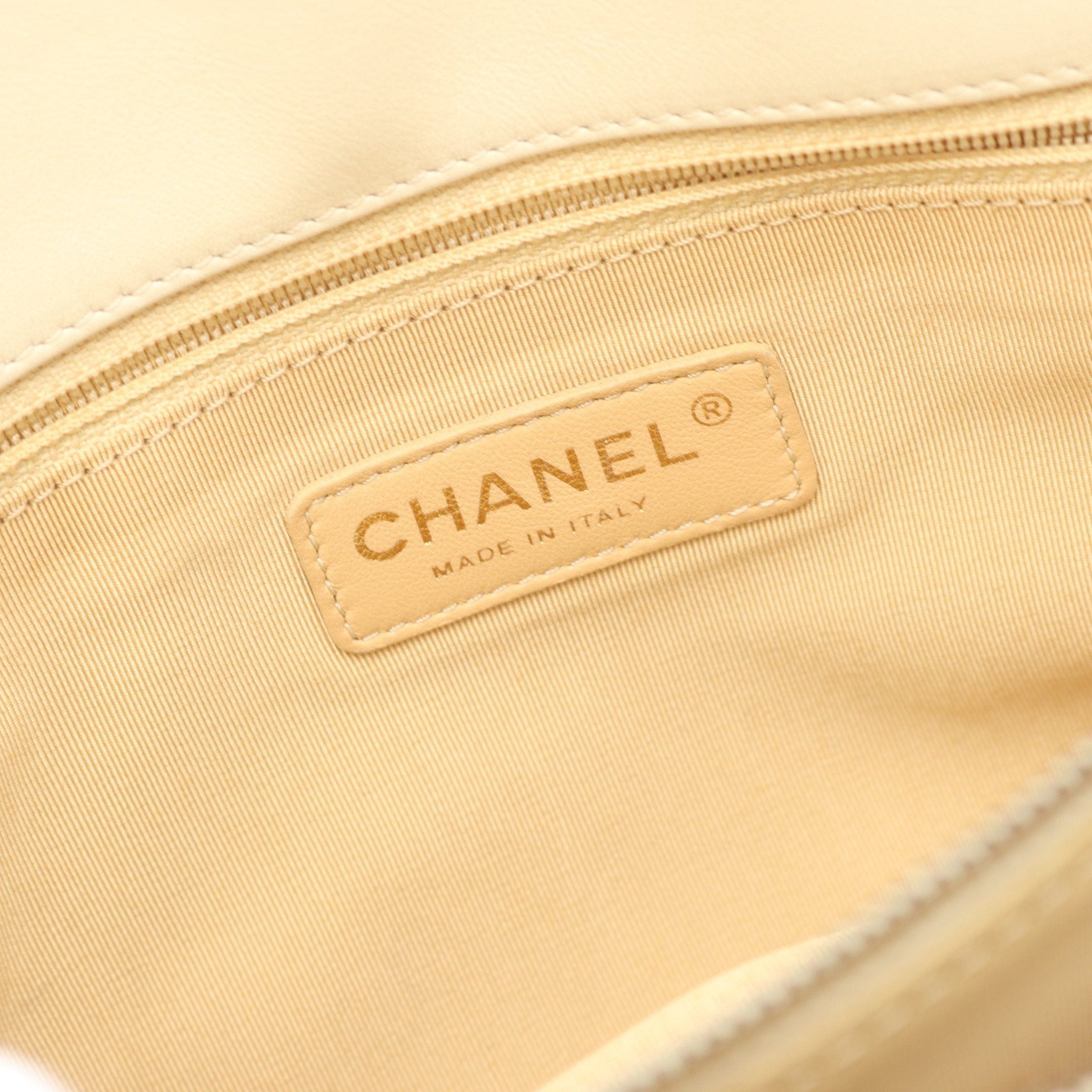 Chanel Chanel Matelasse Chain Shoulder Bag Tote Leather Blue Off White Gold Hardware Size ONE SIZE - 4 Thumbnail