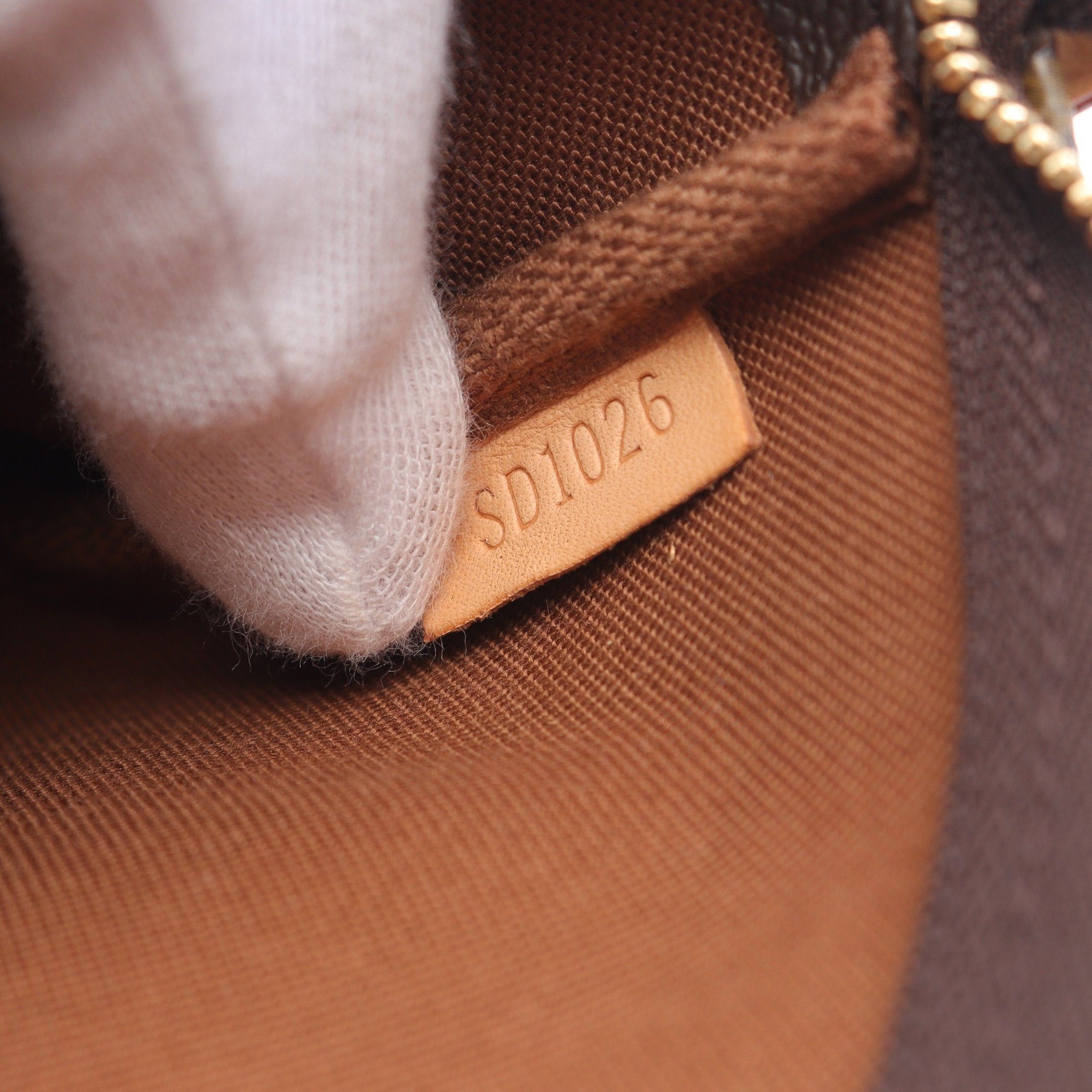 Louis Vuitton Louis Vuitton Pochette Accessoires Monogram Handbag Leather Brown Size ONE SIZE - 5 Thumbnail