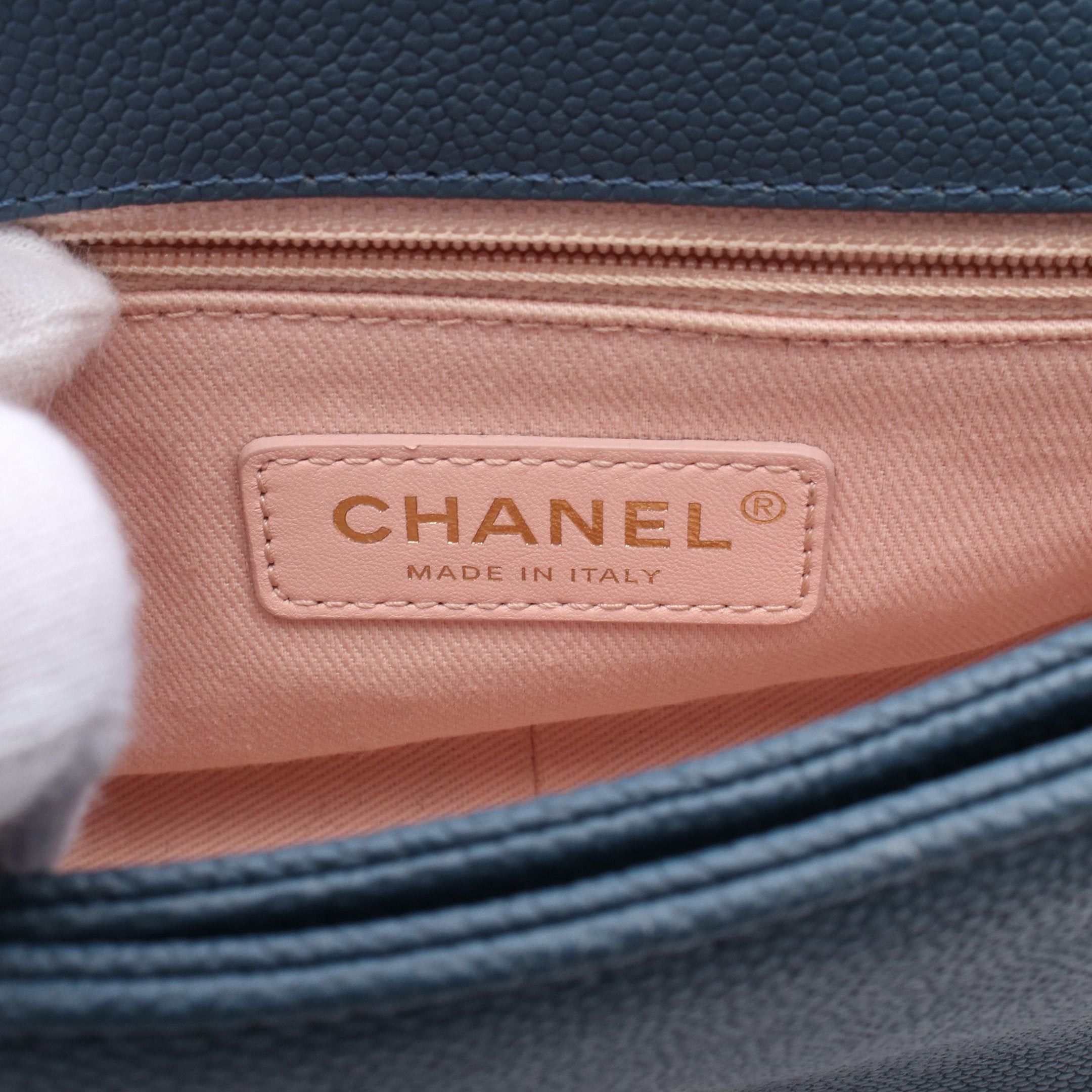 Chanel Chanel Matelasse Chain Shoulder Bag Caviar Skin Blue Multicolor Gold Hardware Size ONE SIZE - 4 Thumbnail