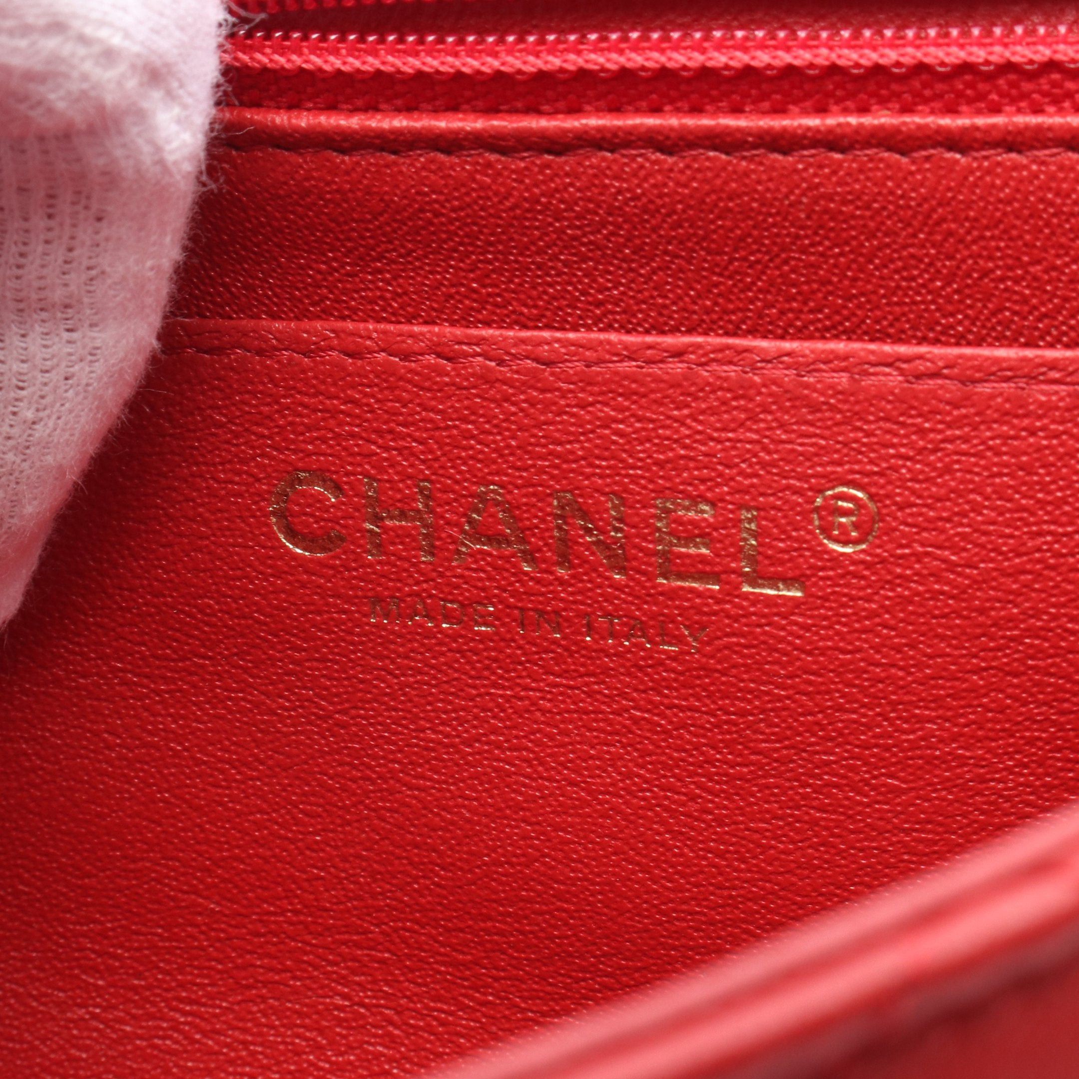 Chanel Chanel Mini Matelasse Chain Shoulder Bag Leather Red Gold Hardware Size ONE SIZE - 4 Thumbnail