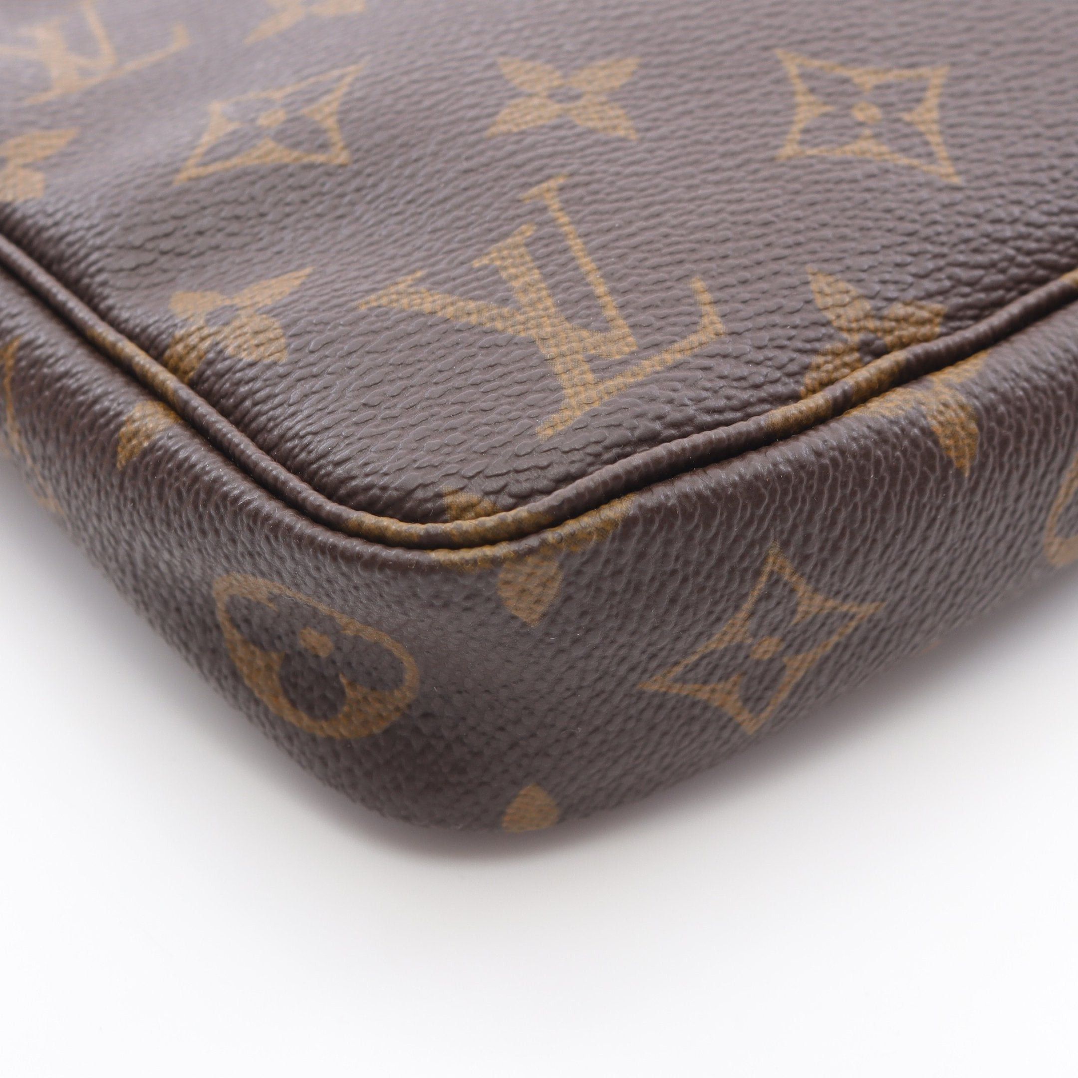 Louis Vuitton Louis Vuitton Pochette Accessoires Monogram Handbag Leather Brown Size ONE SIZE - 7 Thumbnail