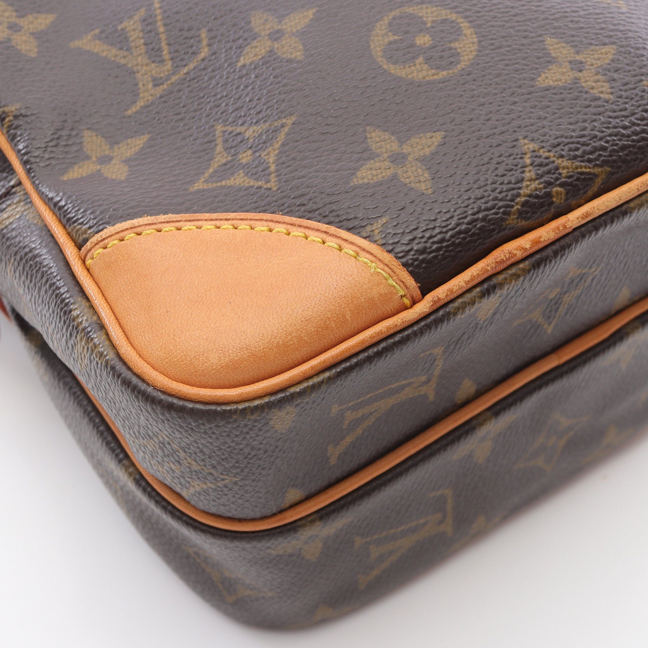 Louis Vuitton Louis Vuitton Amazon Monogram Shoulder Bag Leather Brown Size ONE SIZE - 9 Thumbnail