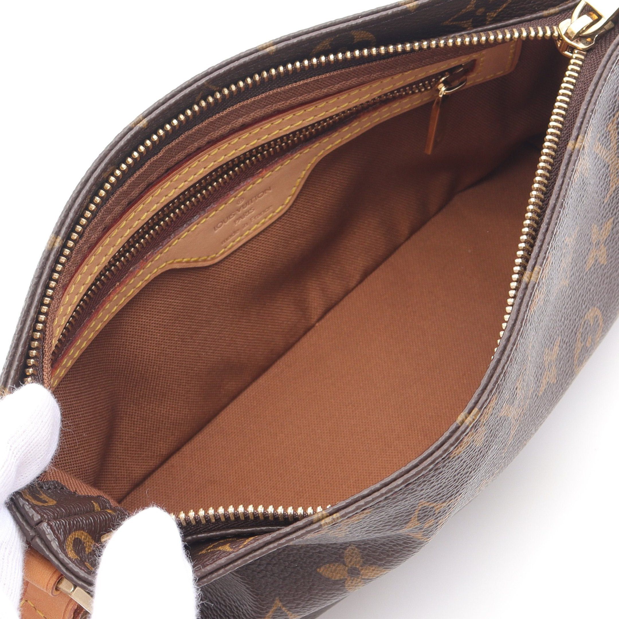 Louis Vuitton Louis Vuitton Trotteur Monogram Shoulder Bag Leather Brown Size ONE SIZE - 3 Thumbnail