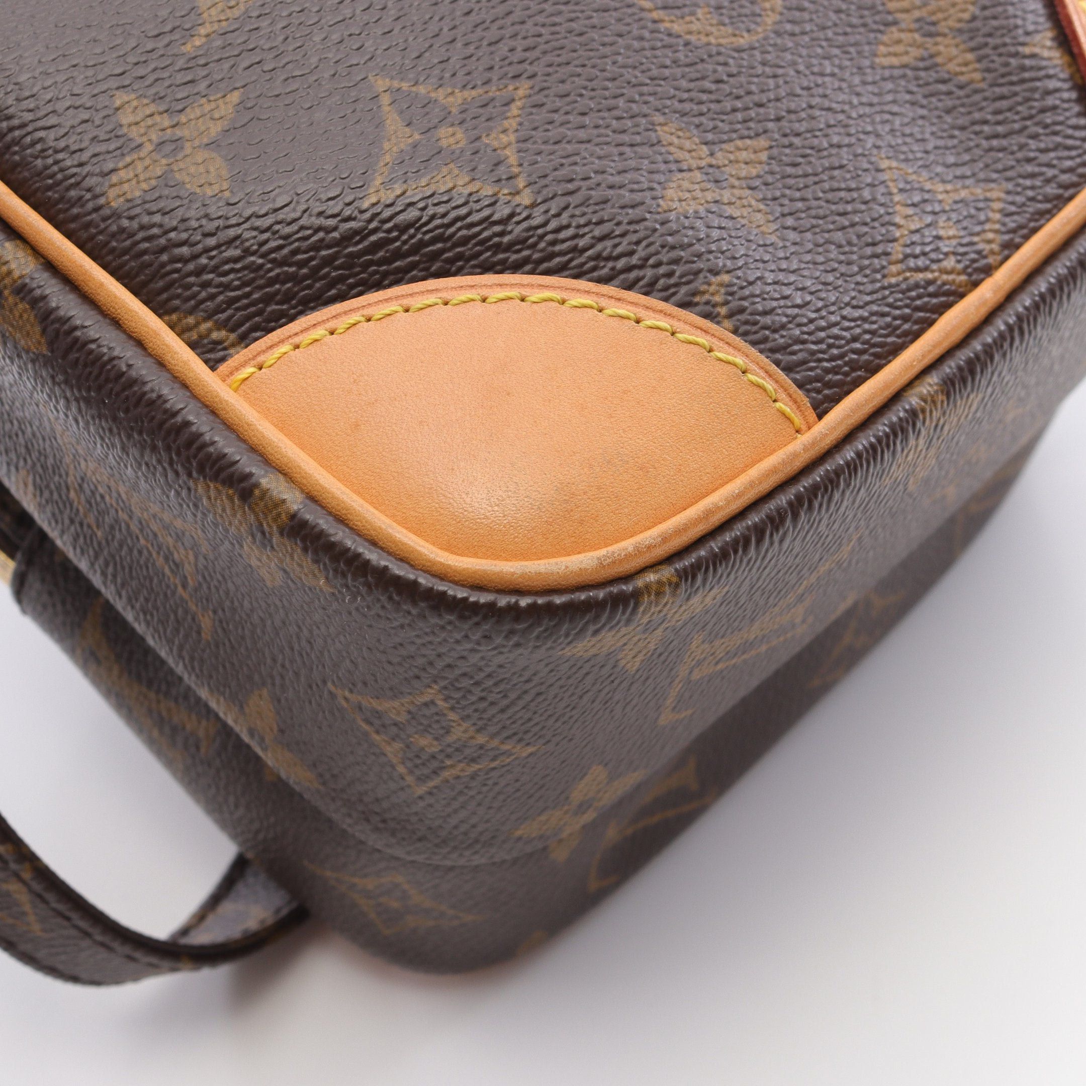 Louis Vuitton Louis Vuitton Amazon Monogram Shoulder Bag Leather Brown Size ONE SIZE - 7 Thumbnail