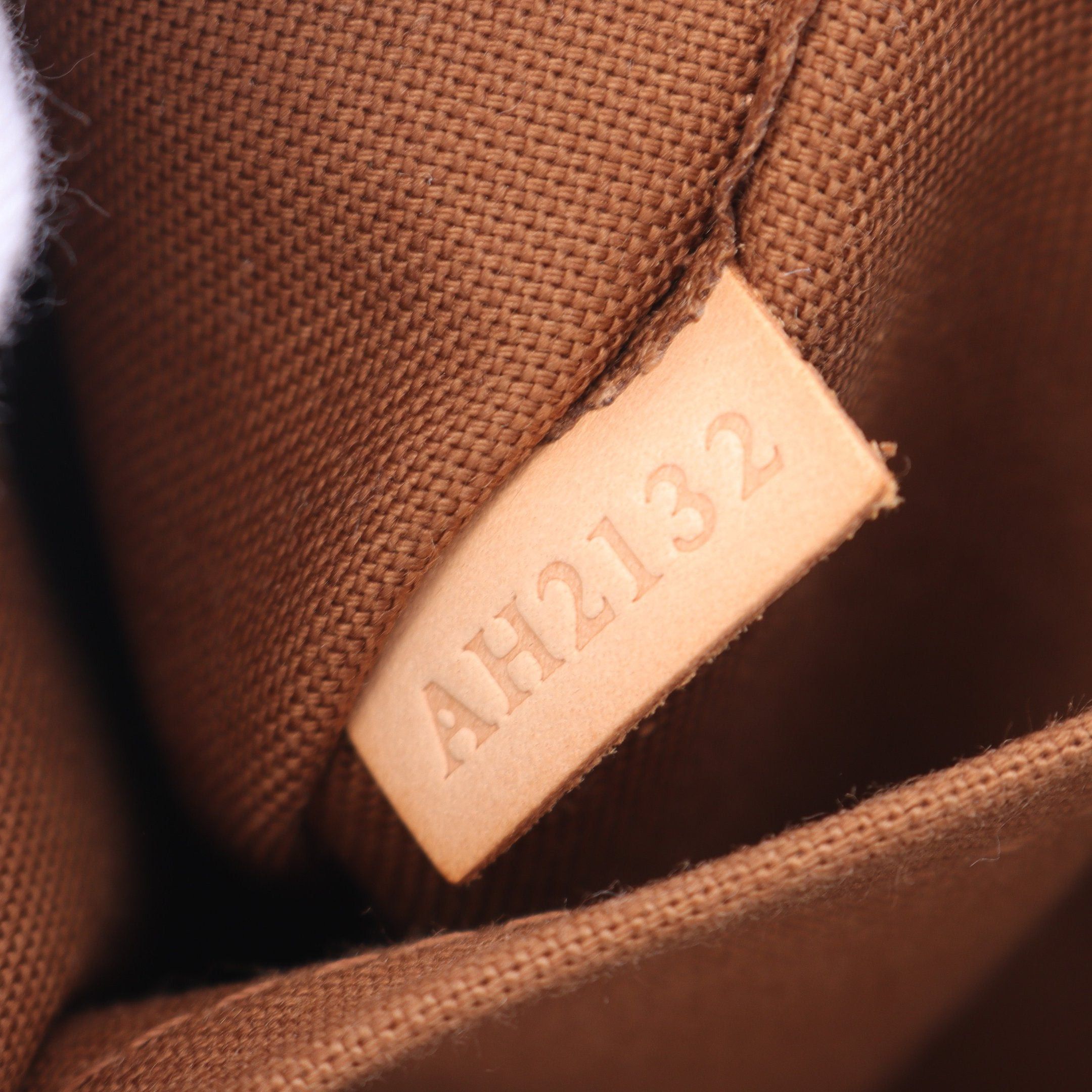 Louis Vuitton Louis Vuitton Tivoli Pm Monogram Handbag Leather Brown Size ONE SIZE - 5 Thumbnail