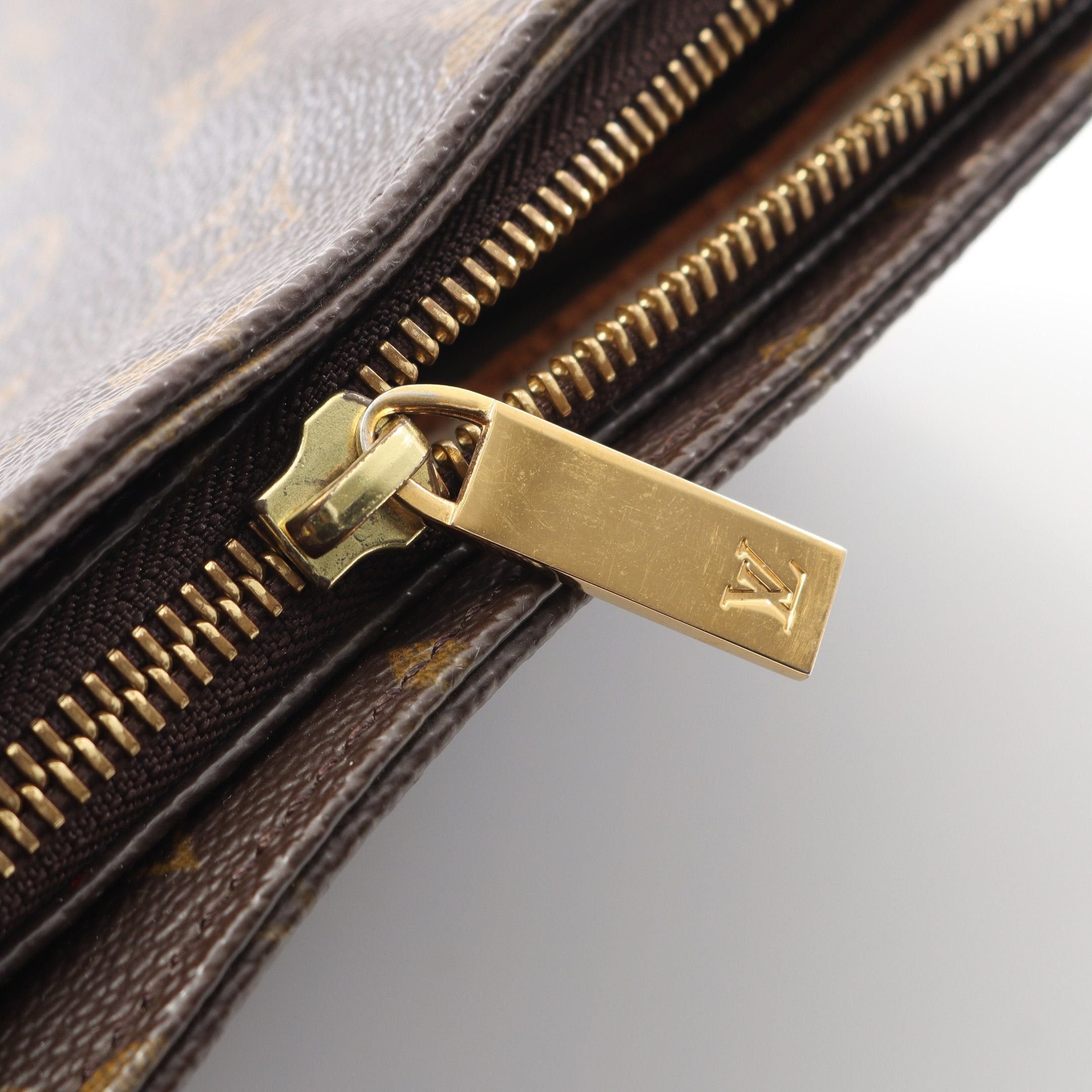 Louis Vuitton Louis Vuitton Looping Mm Monogram Shoulder Bag Leather Brown Size ONE SIZE - 9 Thumbnail