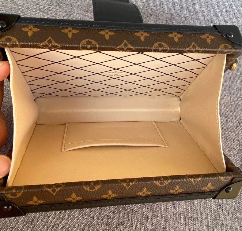 Louis Vuitton LV Petite Malle Crossbody Bag Size ONE SIZE - 6 Thumbnail