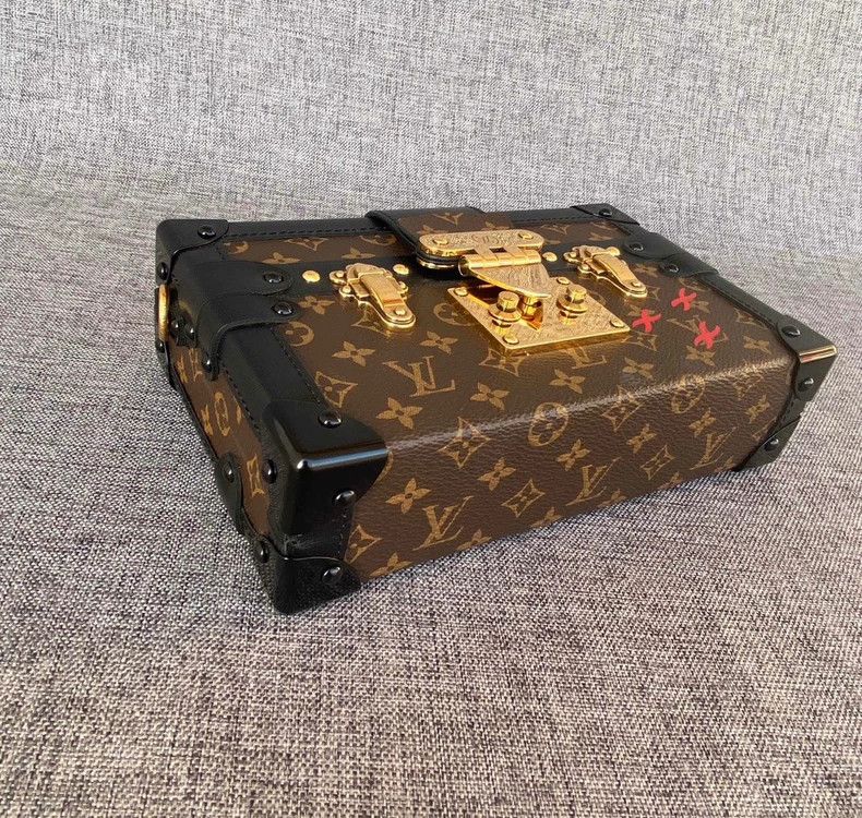 Louis Vuitton LV Petite Malle Crossbody Bag Size ONE SIZE - 4 Thumbnail