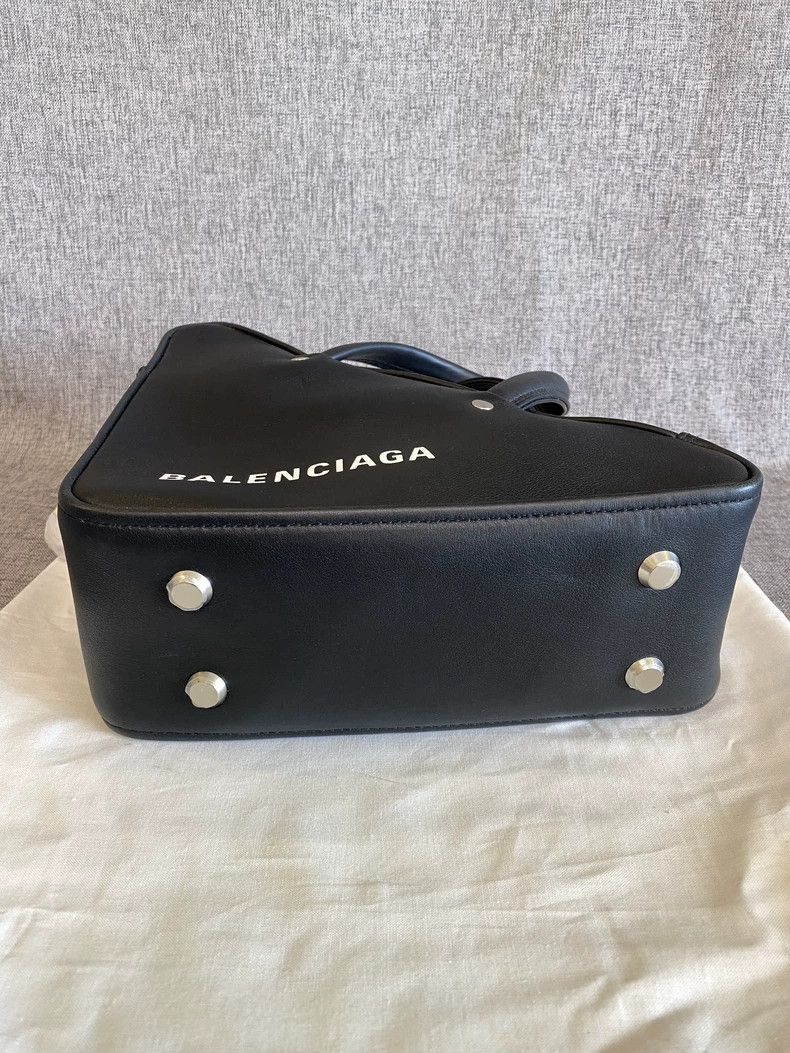 Balenciaga Balenciaga Triangle Leather Handbag with Logo Size ONE SIZE - 7 Thumbnail