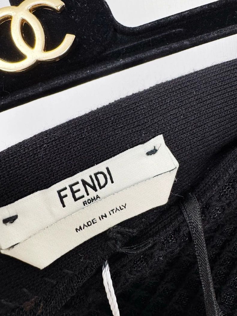 Fendi Fendi New Skirt with Tags Size 38 Size 38" / US 16 / IT 52 - 2 Thumbnail
