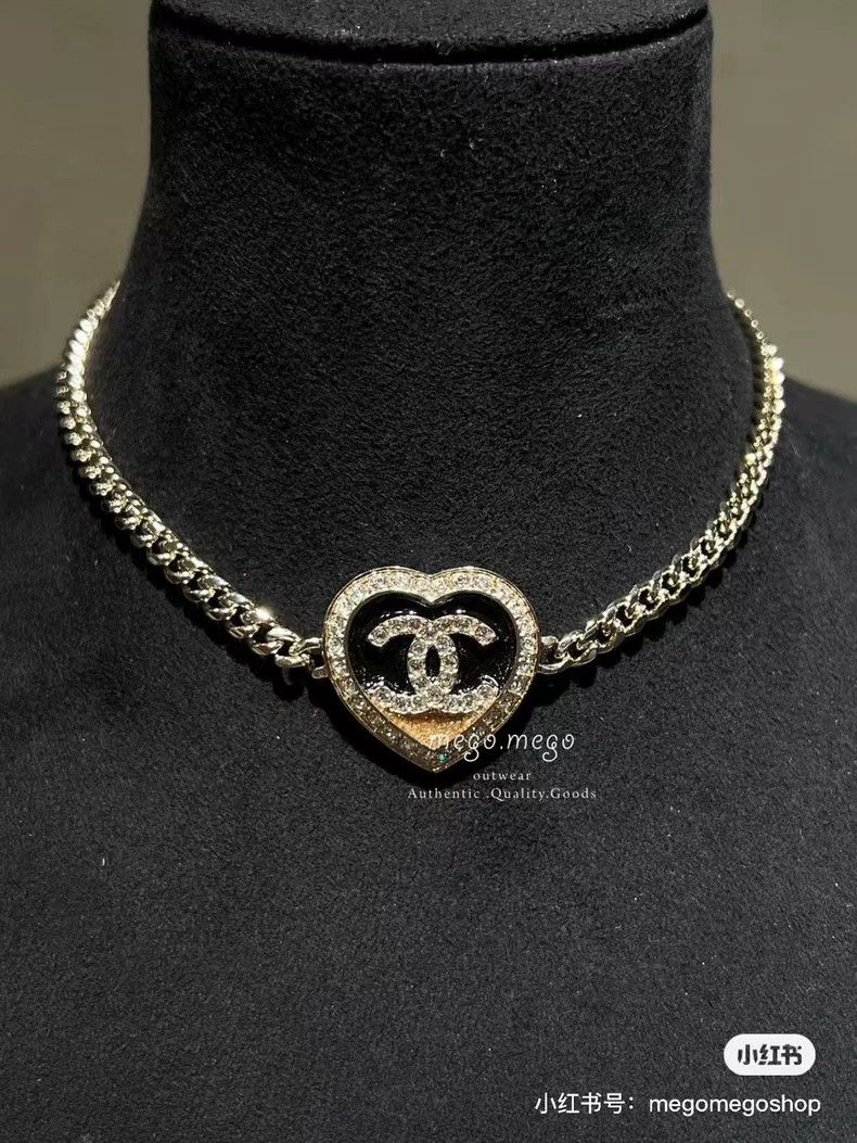 Chanel Chanel Heart Necklace with Chain Design Size ONE SIZE - 6 Thumbnail