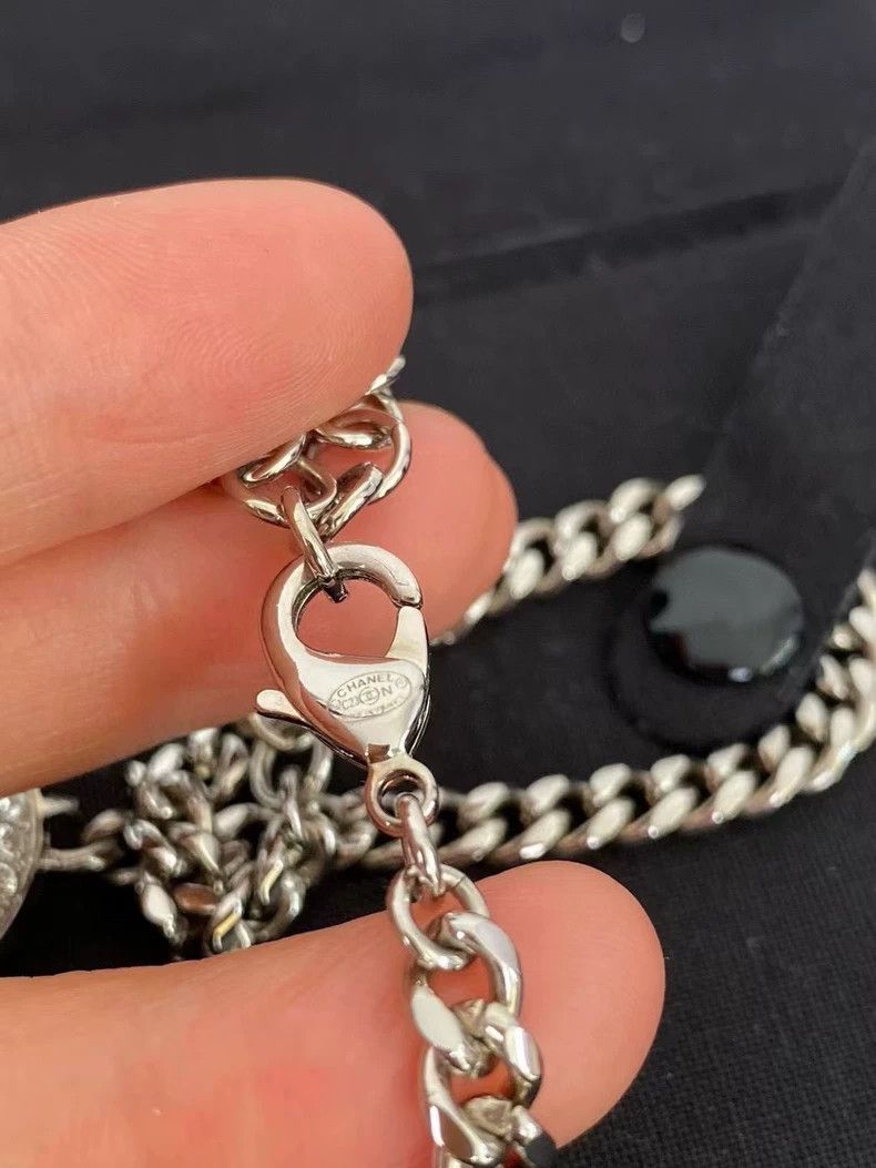 Chanel Chanel Heart Necklace with Chain Design Size ONE SIZE - 5 Thumbnail