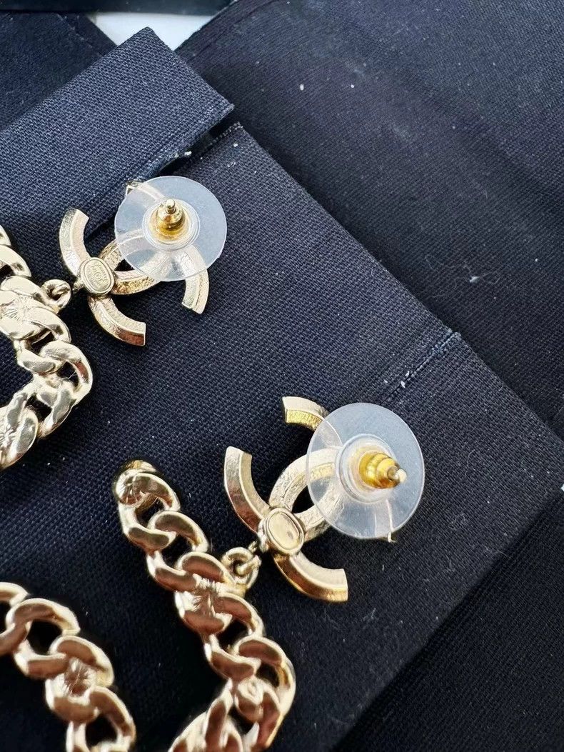 Chanel Chanel Number 5 Earrings in Good Condition Size ONE SIZE - 4 Thumbnail