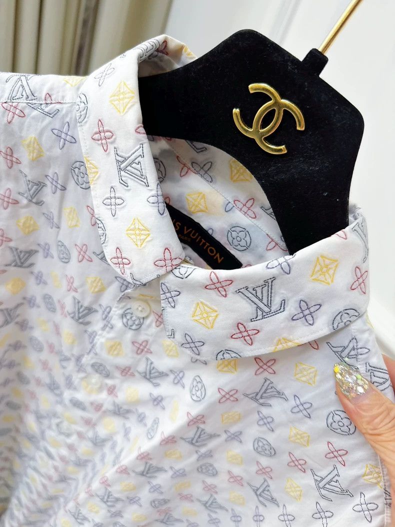Louis Vuitton Louis Vuitton Logo Print White Color Shirt Size S / US 4 / IT 40 - 3 Thumbnail