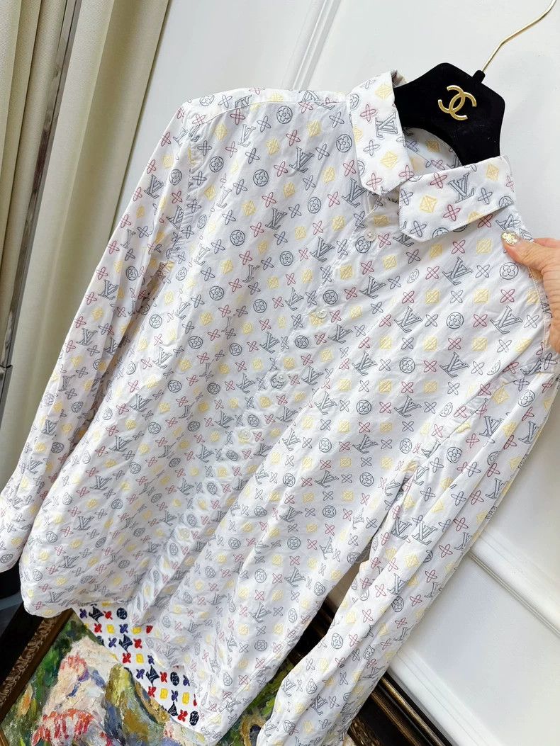 Louis Vuitton Louis Vuitton Logo Print White Color Shirt Size S / US 4 / IT 40 - 2 Thumbnail