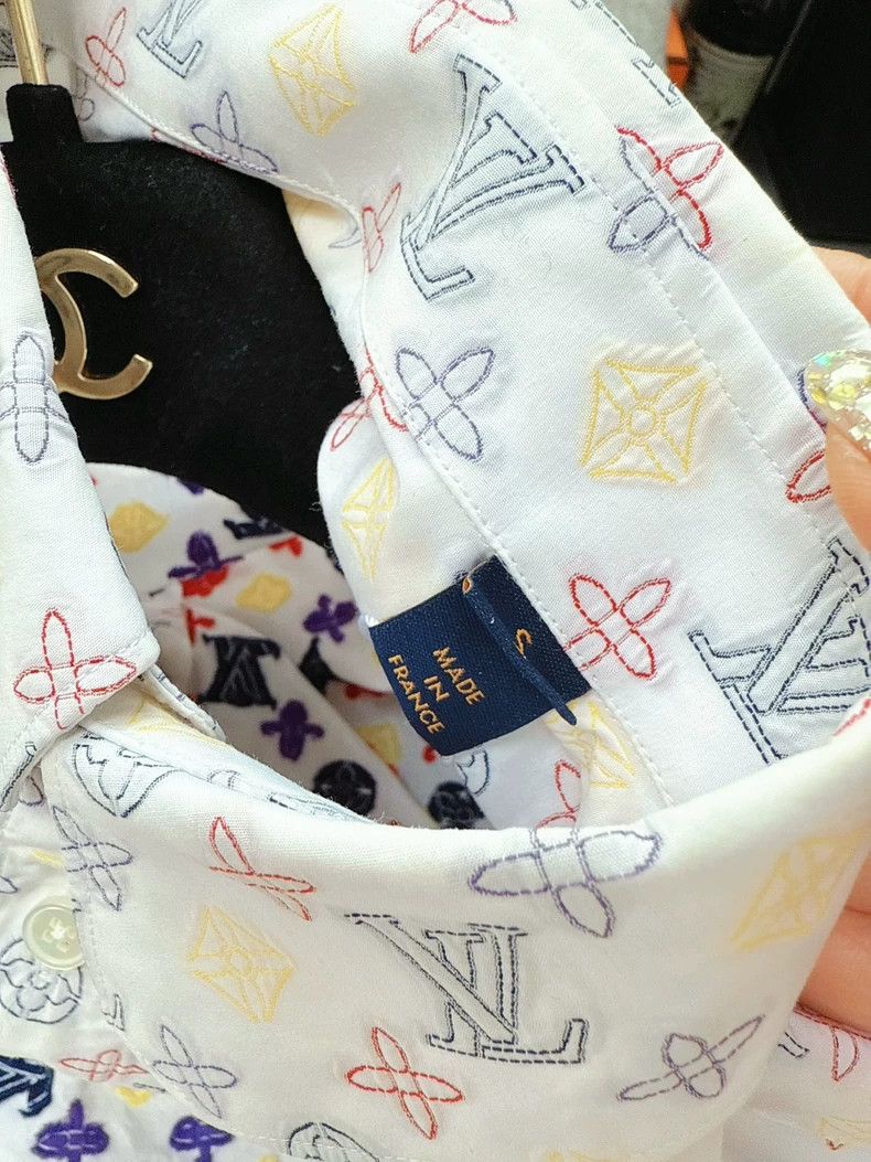 Louis Vuitton Louis Vuitton Logo Print White Color Shirt Size S / US 4 / IT 40 - 7 Thumbnail