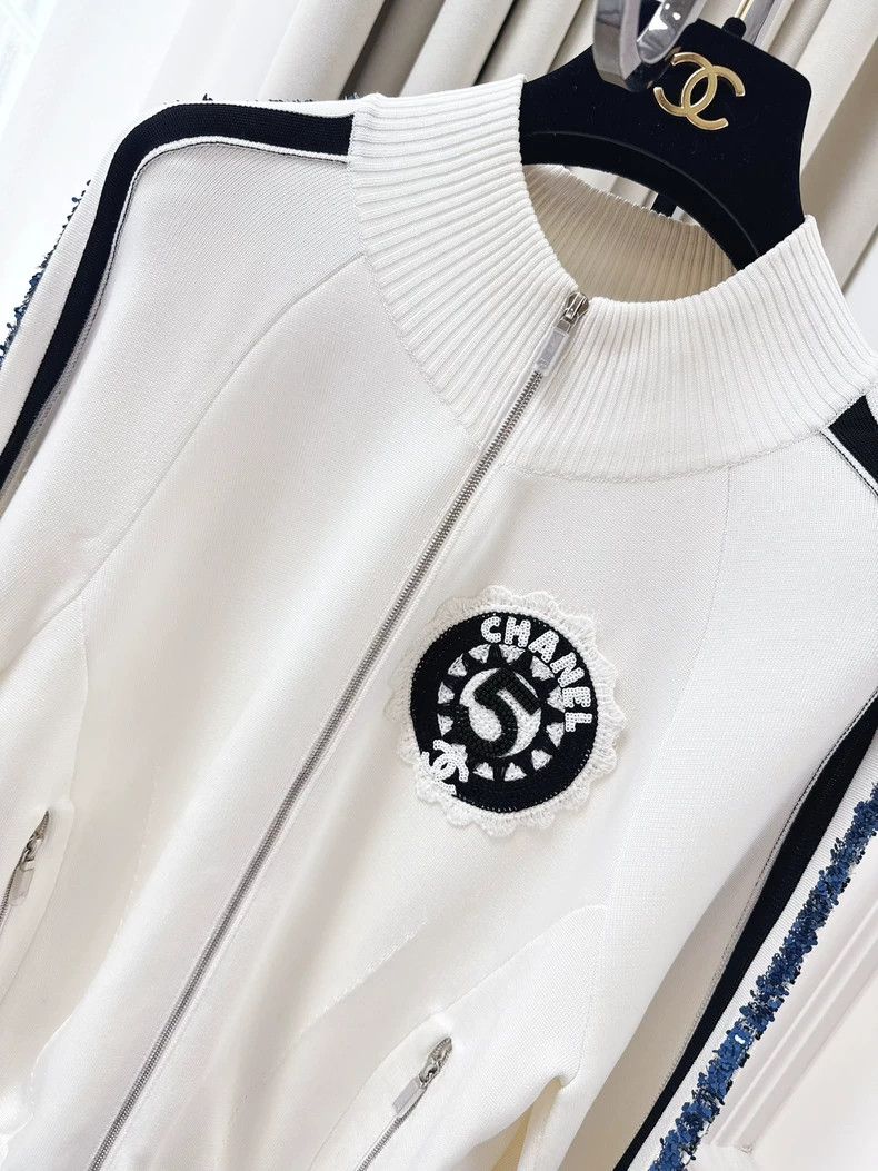 Chanel Chanel Embroidered Baseball Jacket with Beads Size M / US 6-8 / IT 42-44 - 2 Thumbnail