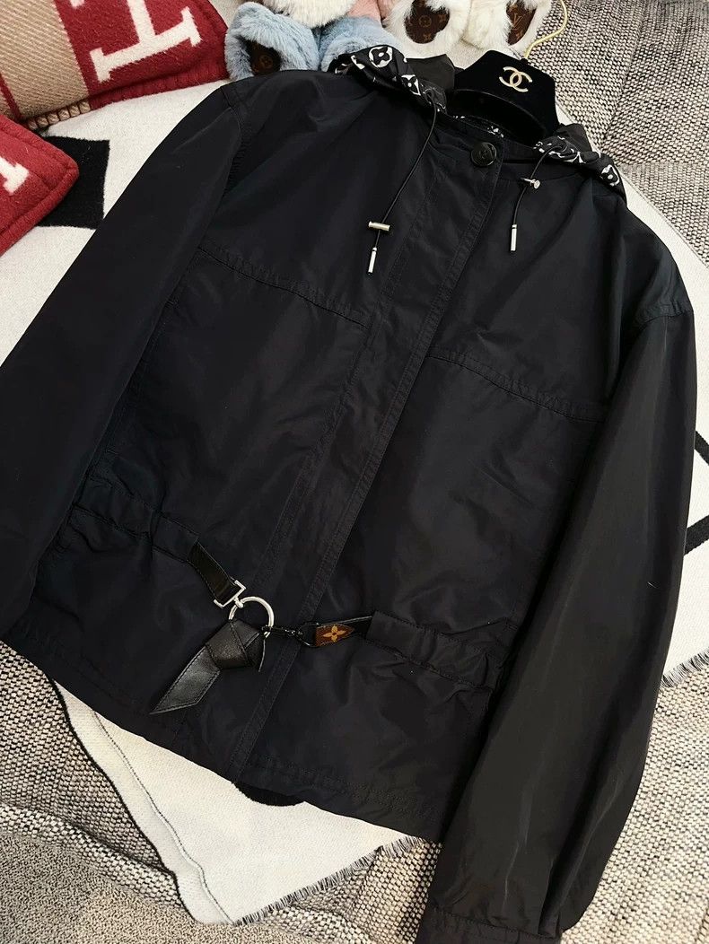 Louis Vuitton Louis Vuitton Black Hooded Jacket Size M / US 6-8 / IT 42-44 - 3 Thumbnail