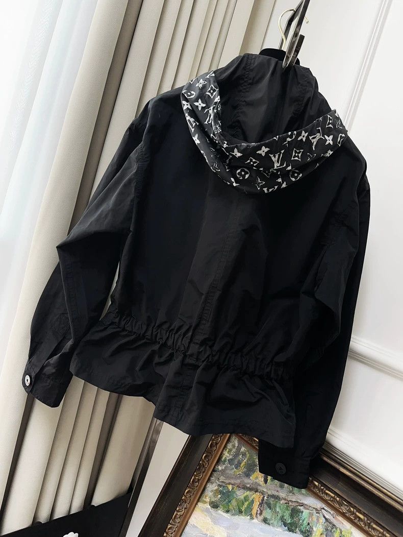 Louis Vuitton Louis Vuitton Black Hooded Jacket Size M / US 6-8 / IT 42-44 - 2 Thumbnail