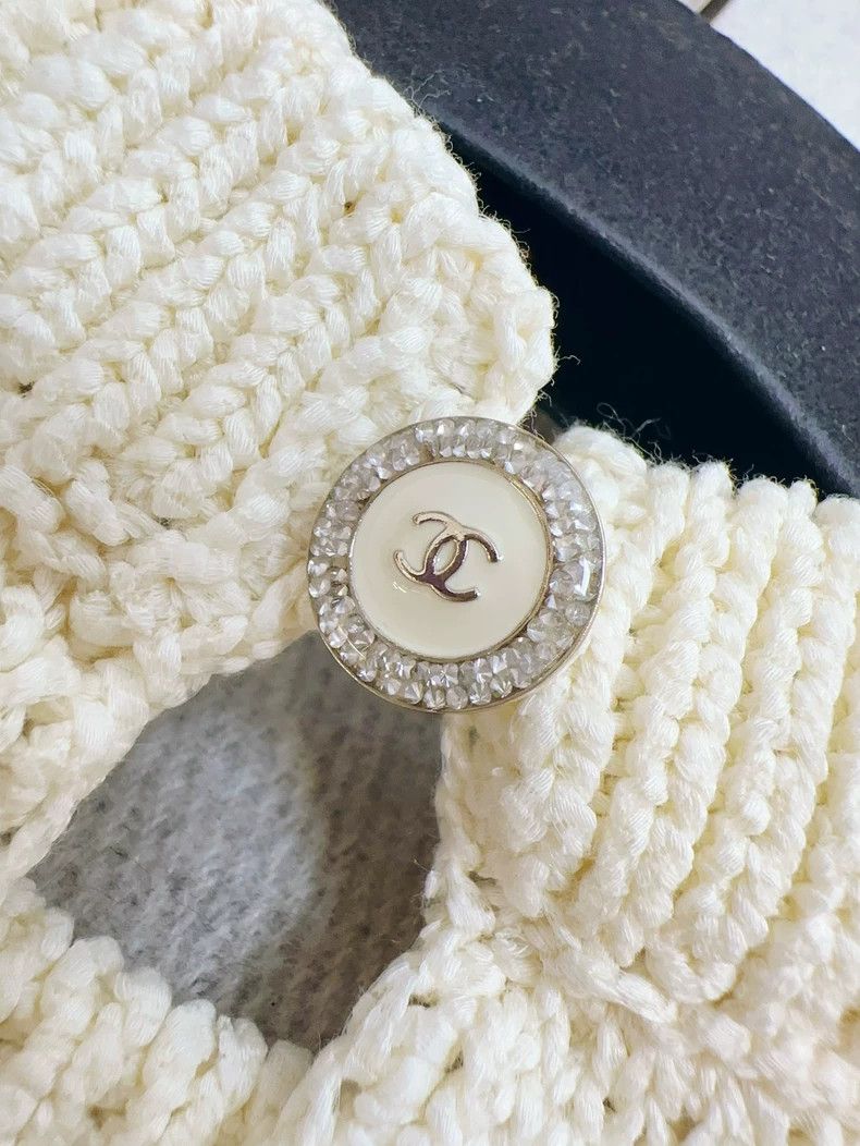 Chanel Chanel High-Waisted Cream Knit Top Size S / US 4 / IT 40 - 4 Thumbnail