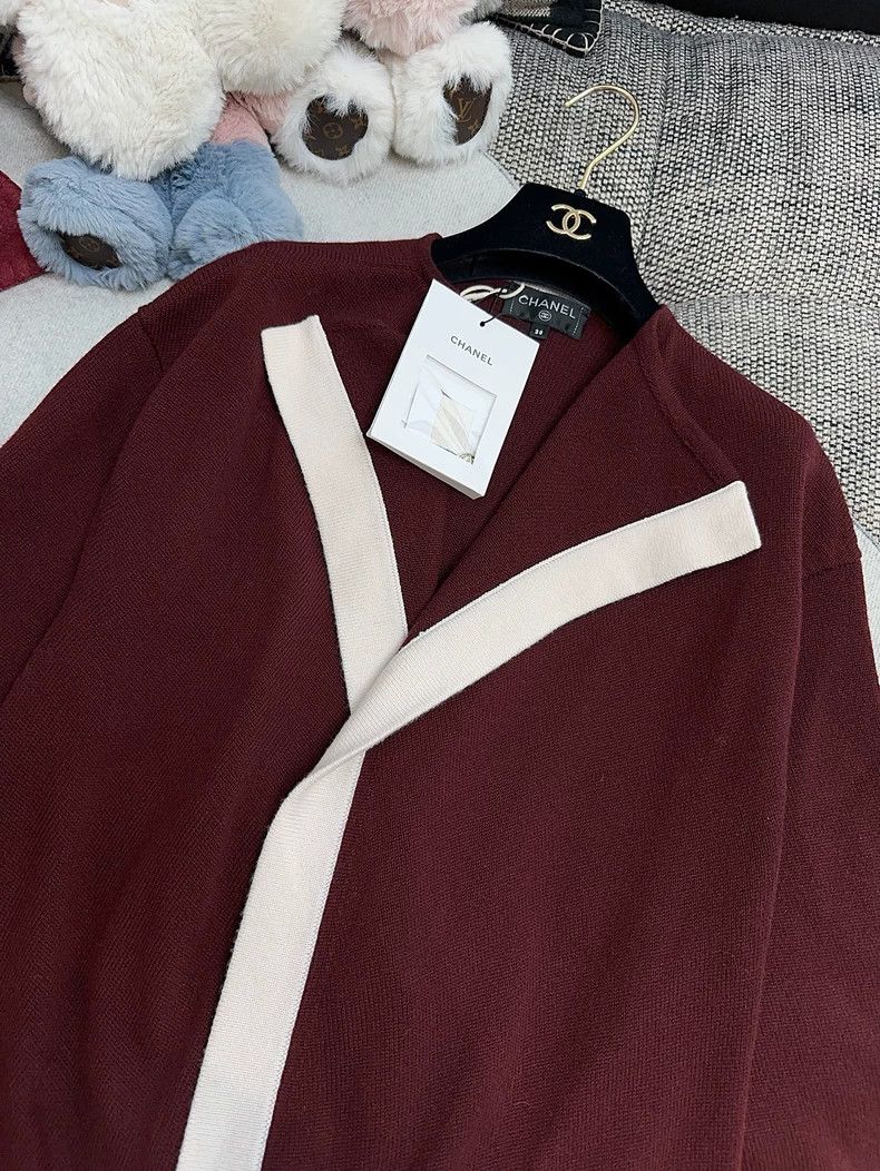Chanel Chanel Burgundy Knit Cardigan with White Trim Size M / US 6-8 / IT 42-44 - 3 Thumbnail
