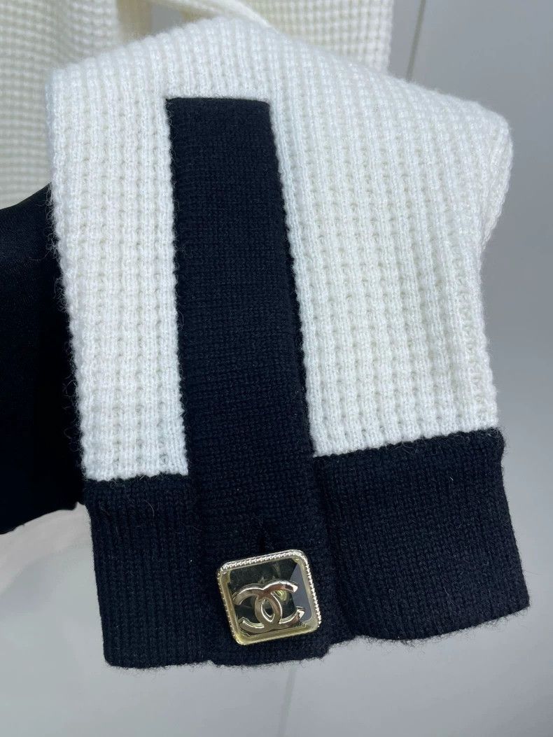 Chanel Chanel Black and White Polo Neck Knit Shirt Size S / US 4 / IT 40 - 4 Thumbnail