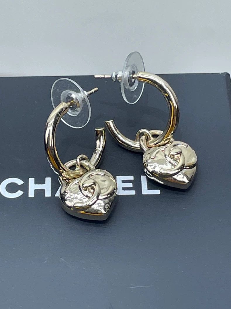Chanel Chanel Heart Double C Lock Earrings Size ONE SIZE - 3 Thumbnail