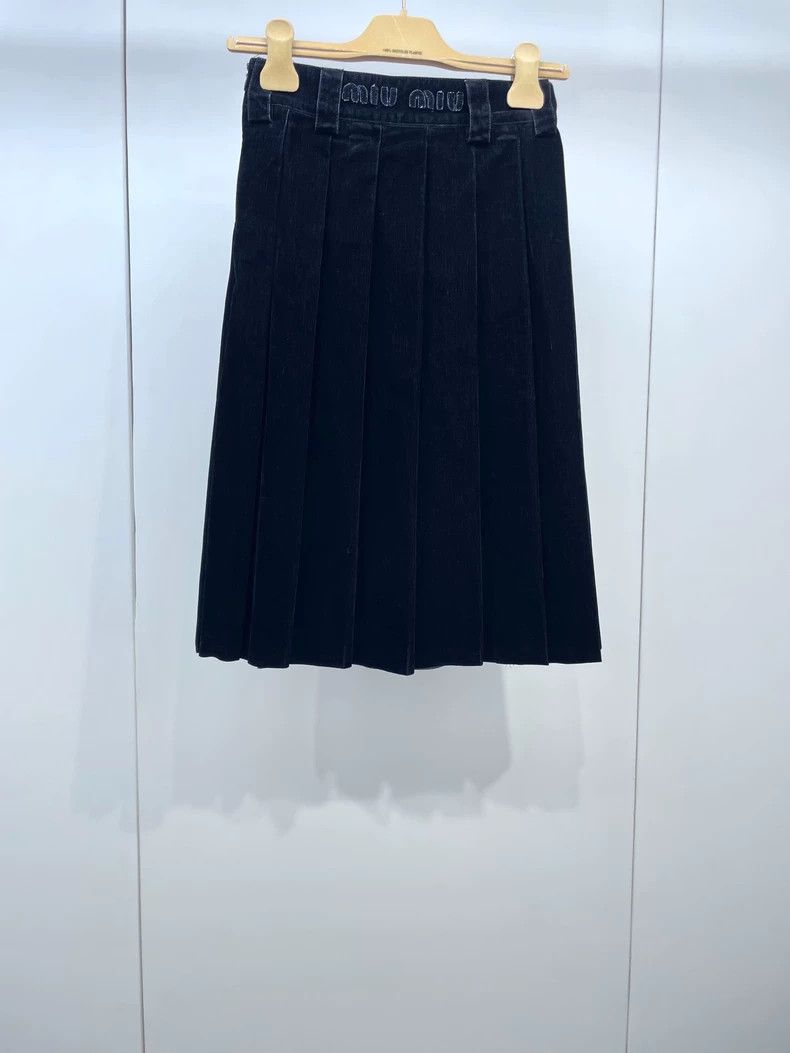 Miu Miu Miu Miu Velvet Pleated Skirt Size 36" / US 14 / IT 50 - 2 Thumbnail