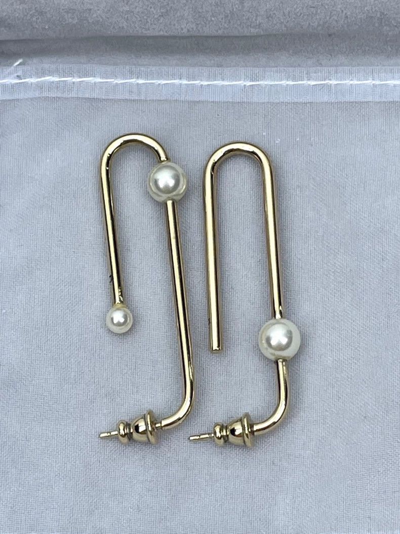 Dior Dior Pearl Paperclip Stud Earrings Size ONE SIZE - 5 Thumbnail
