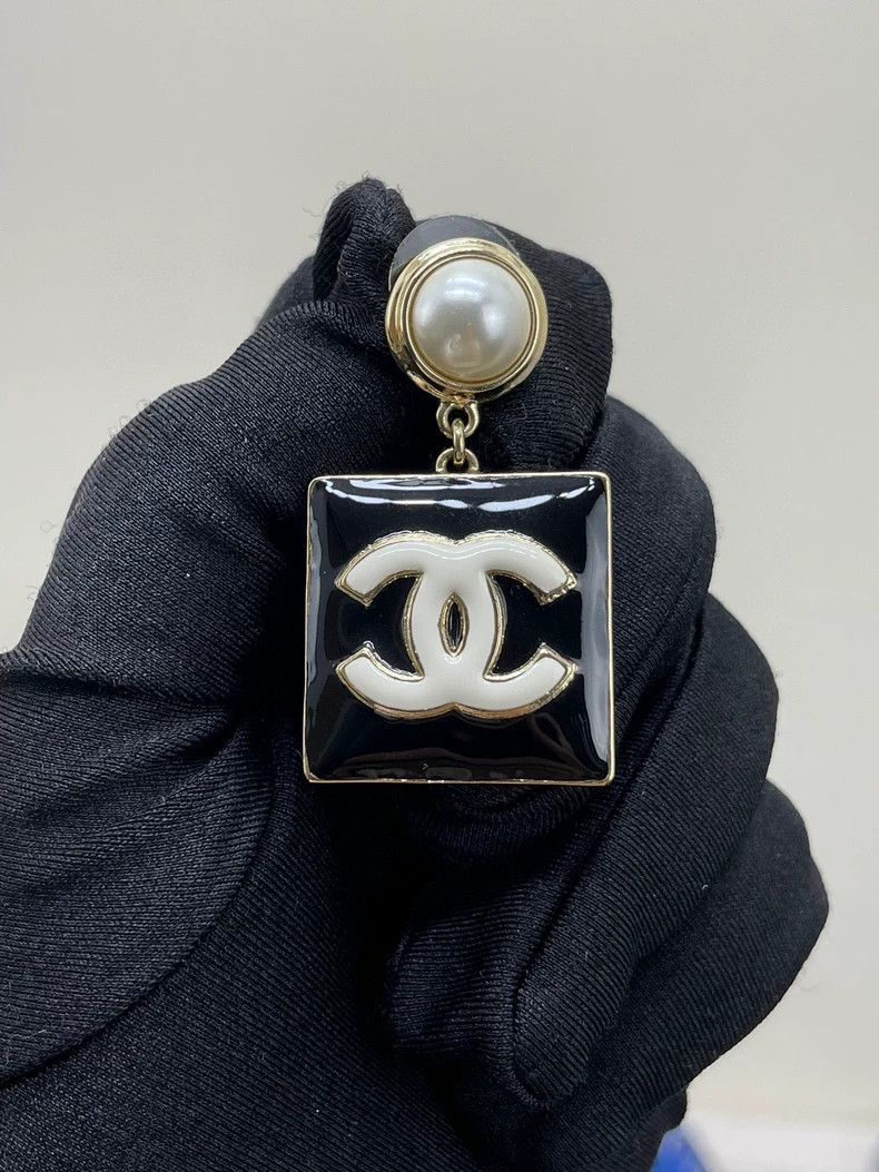 Chanel Chanel Black and White Square Pearl Earrings Size ONE SIZE - 3 Thumbnail