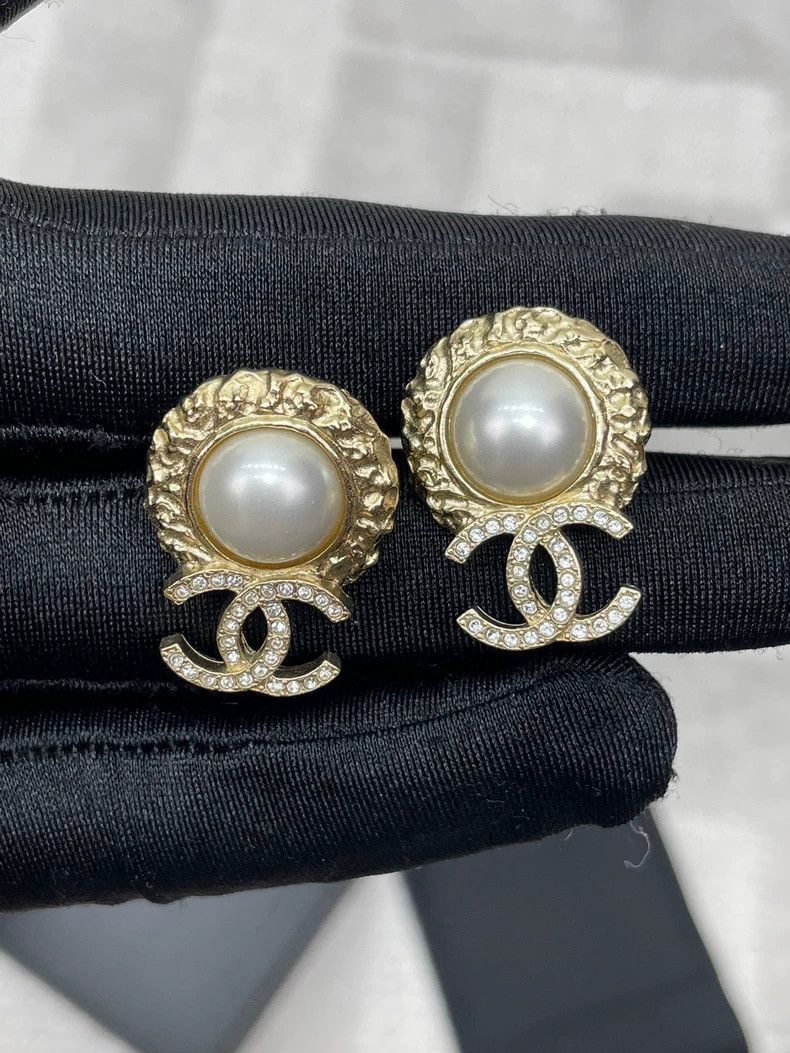 Chanel Chanel Pearl CC Logo Earrings Size ONE SIZE - 3 Thumbnail