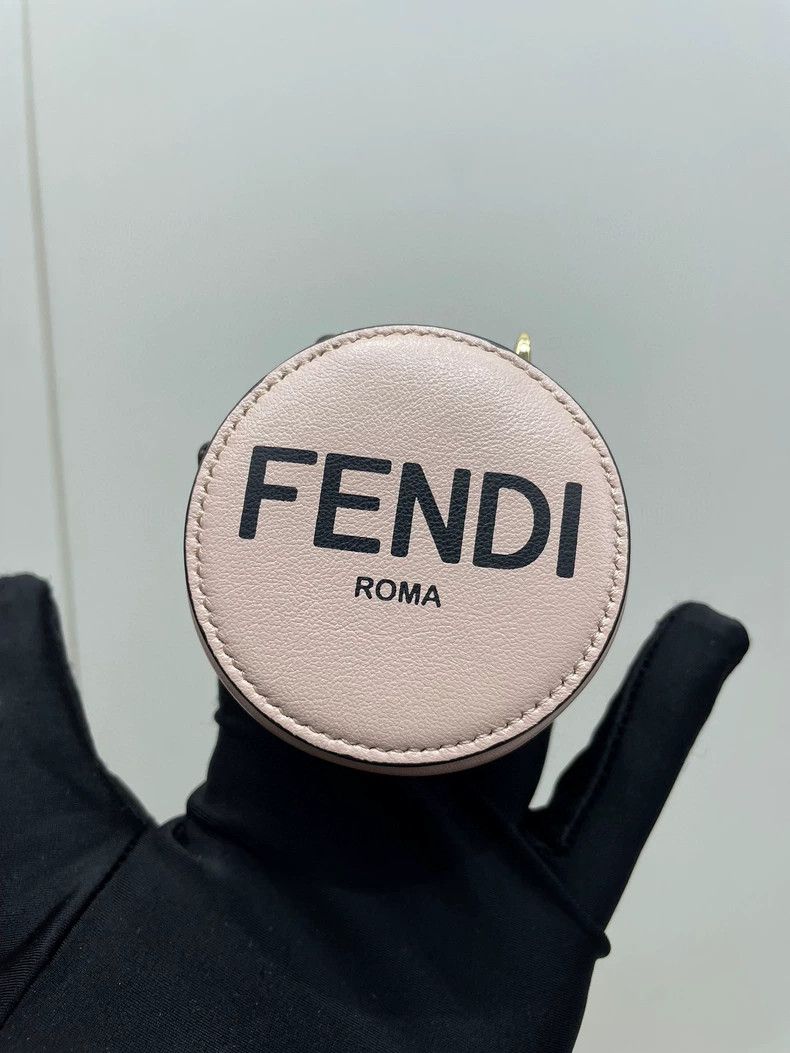 Fendi Fendi Pink Wrist Earphone Coin Purse Size ONE SIZE - 2 Thumbnail
