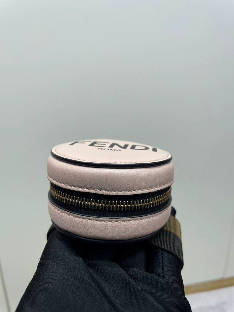Fendi Fendi Pink Wrist Earphone Coin Purse Size ONE SIZE - 5 Thumbnail