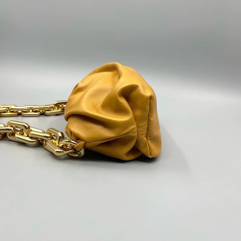 Bottega Veneta BV Cloud Shoulder Bag with Chain Strap Size ONE SIZE - 4 Thumbnail