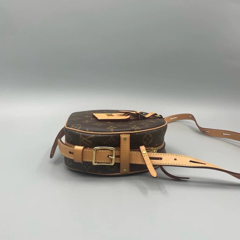 Louis Vuitton Louis Vuitton Classic Round Crossbody Bag Size ONE SIZE - 4 Thumbnail
