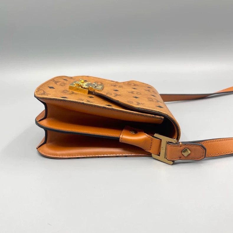 MCM MCM Classic Cognac Saddle Shoulder Bag Size ONE SIZE - 5 Thumbnail