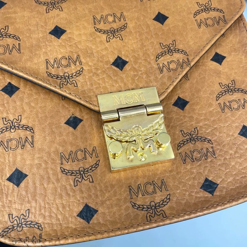MCM MCM Classic Cognac Saddle Shoulder Bag Size ONE SIZE - 6 Thumbnail