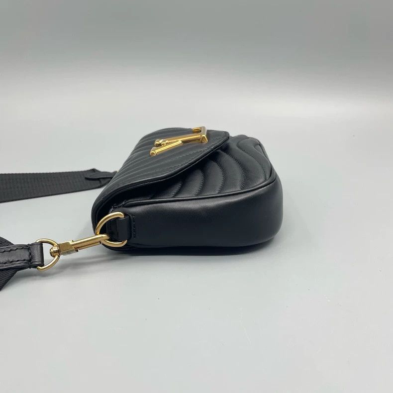 Louis Vuitton LV New Wave Leather Crossbody Bag Size ONE SIZE - 4 Thumbnail