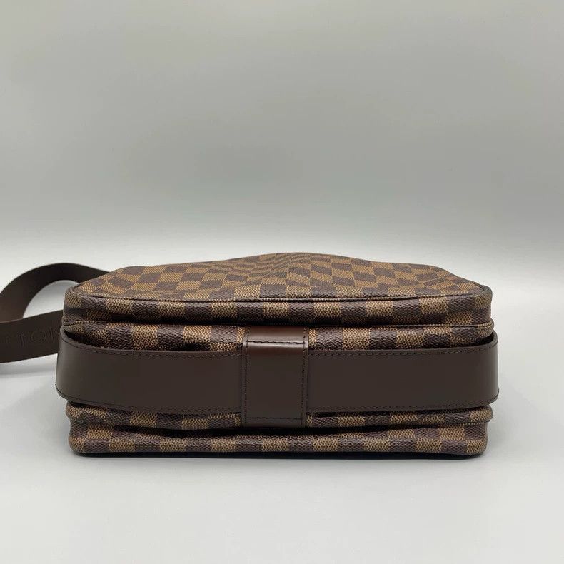 Louis Vuitton Louis Vuitton Brown Checkered Crossbody Bag Size ONE SIZE - 5 Thumbnail
