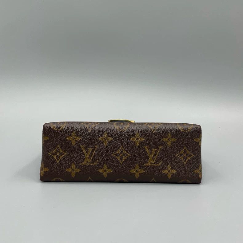Louis Vuitton Louis Vuitton Lock Me Handbag with Strap Size ONE SIZE - 5 Thumbnail