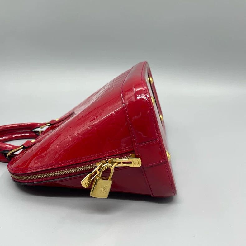 Louis Vuitton Louis Vuitton Red Patent Leather Shell Bag Size ONE SIZE - 2 Thumbnail