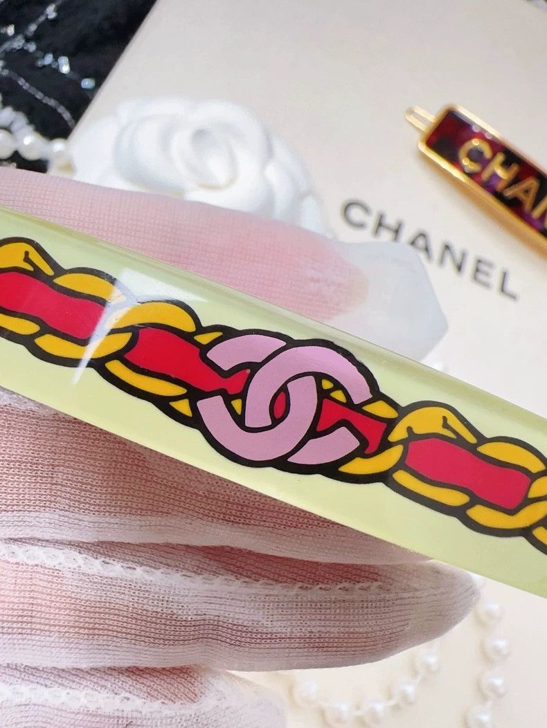 Chanel Chanel Green Acrylic Chain Pattern Hair Clip Size ONE SIZE - 2 Thumbnail