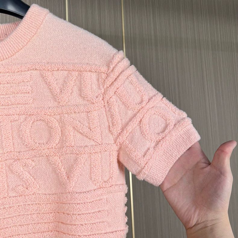 Louis Vuitton Louis Vuitton Embossed Short Sleeve Top Size XS / US 0-2 / IT 36-38 - 4 Thumbnail