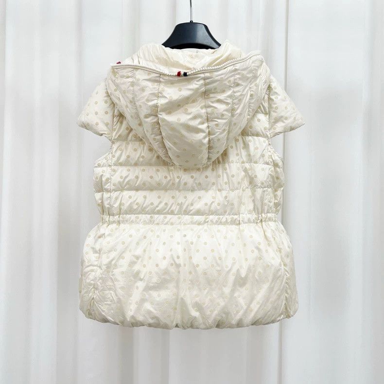 Moncler Moncler Embroidered Logo Polka Dot Vest Size M / US 6-8 / IT 42-44 - 2 Thumbnail