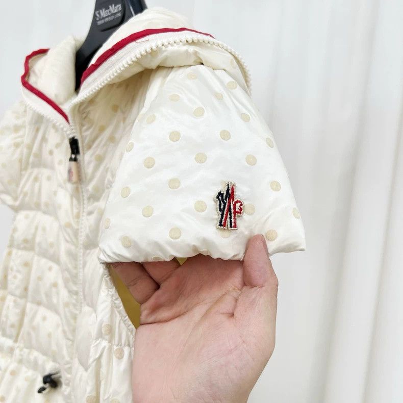 Moncler Moncler Embroidered Logo Polka Dot Vest Size M / US 6-8 / IT 42-44 - 4 Thumbnail