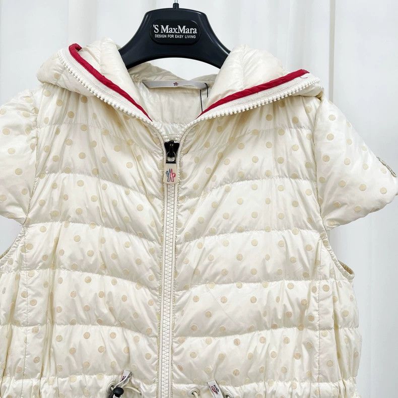 Moncler Moncler Embroidered Logo Polka Dot Vest Size M / US 6-8 / IT 42-44 - 3 Thumbnail