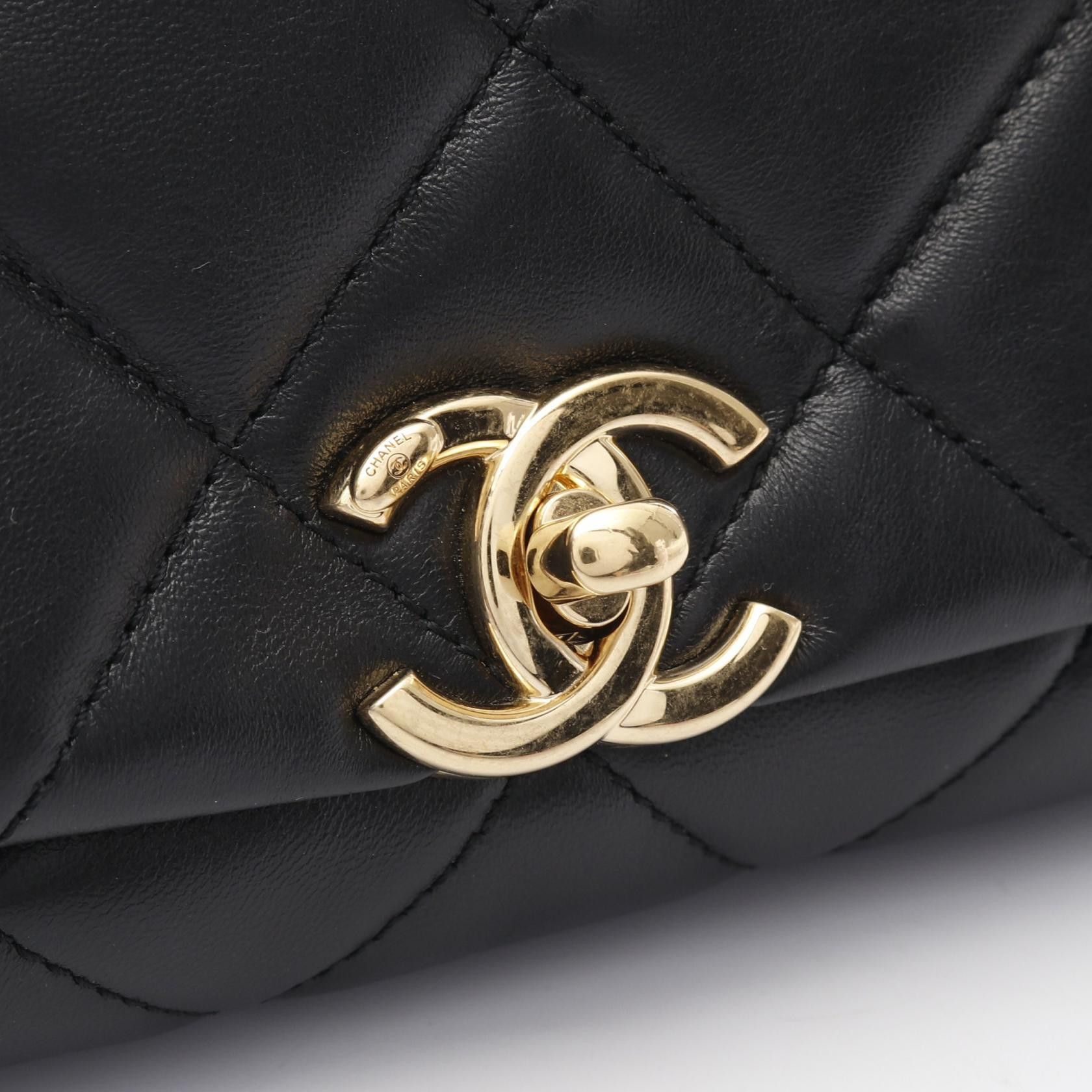 Chanel Chanel Chanel Mini Matelasse Leather Shoulder Bag Leather Shoulder Bag DUTY FREE for USA Size ONE SIZE - 9 Thumbnail