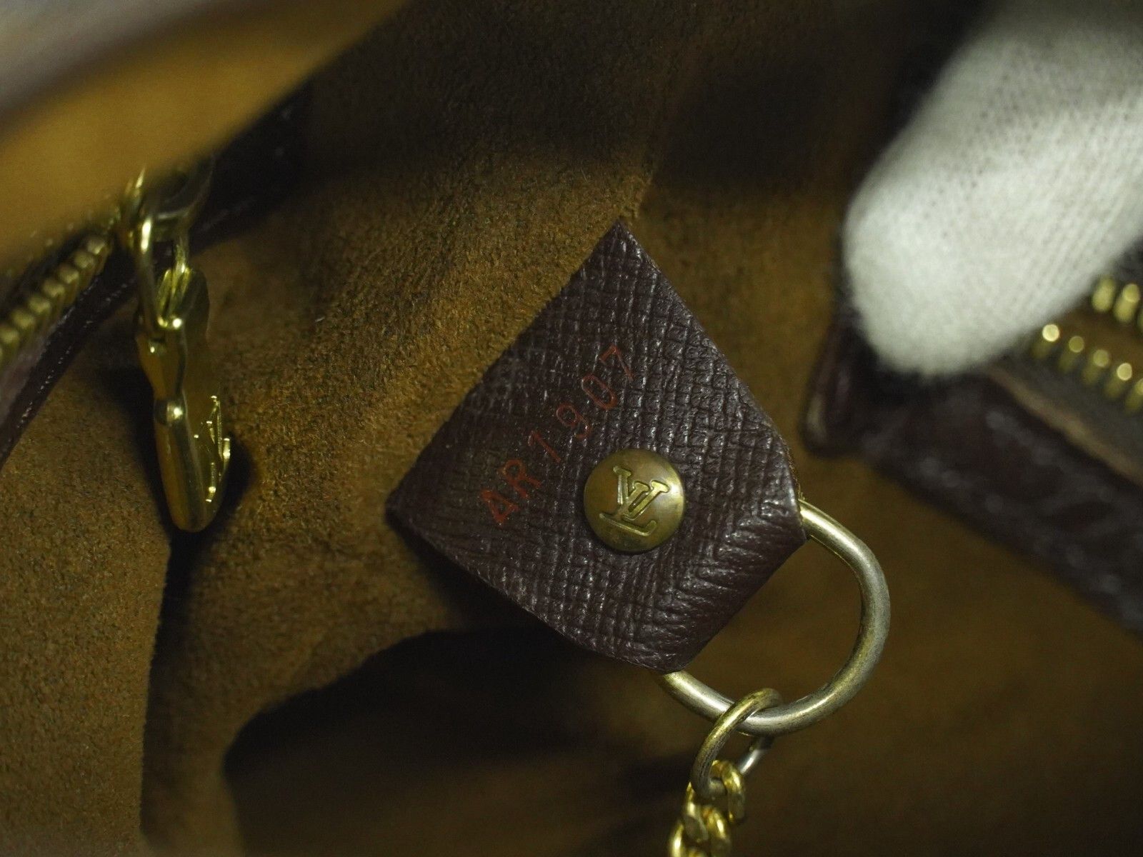 Louis Vuitton Marais Bucket Bag shoulder