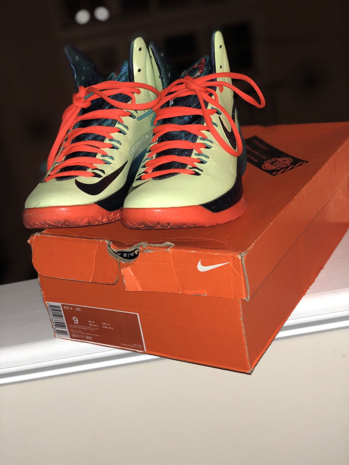 KD V Area 72 Footwear